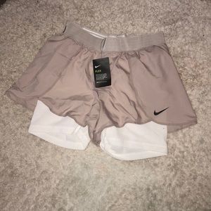 NIKE WITH TAGS